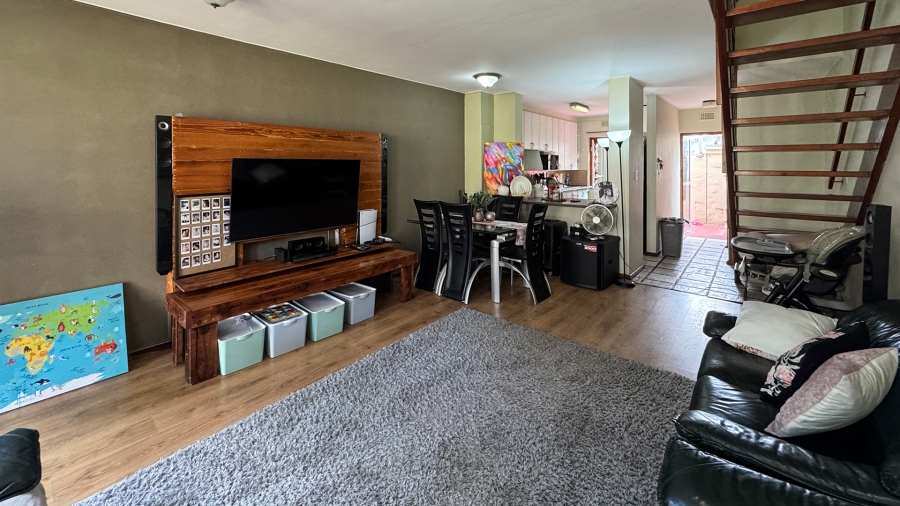 2 Bedroom Property for Sale in Fairfield Estate Western Cape